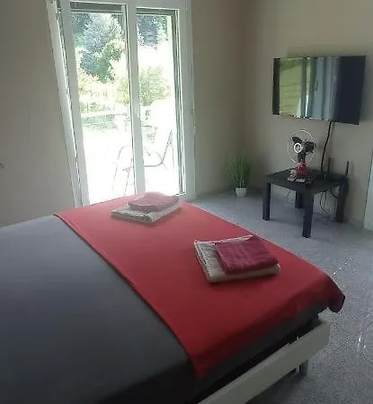 33 Self Check-in 24h