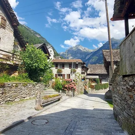 33 Self Check-in 24h Cadenazzo