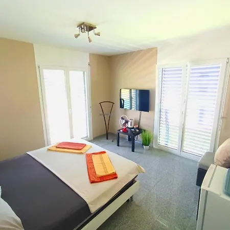 Gasthuis 33 Self Check-in 24h Cadenazzo