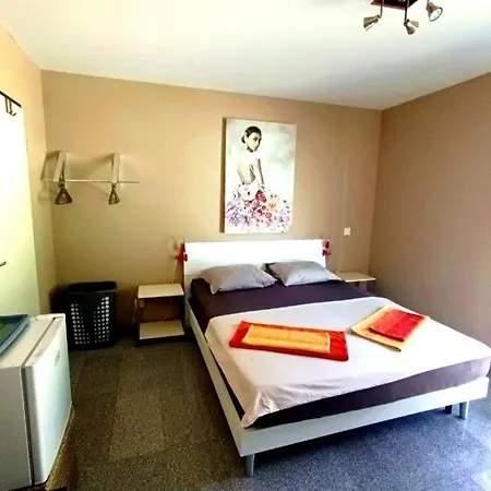 33 Self Check-in 24h 3*