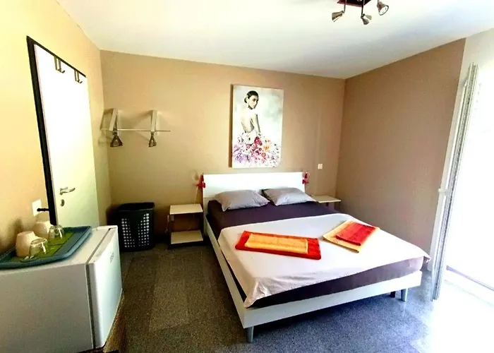 33 Self Check-in 24h 3*